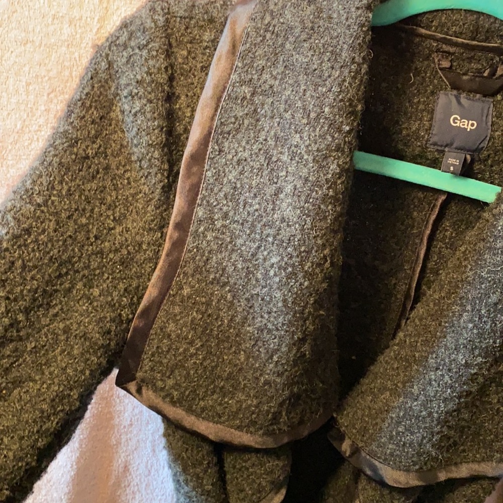 GAP sweater/coat - Picture 3 of 6